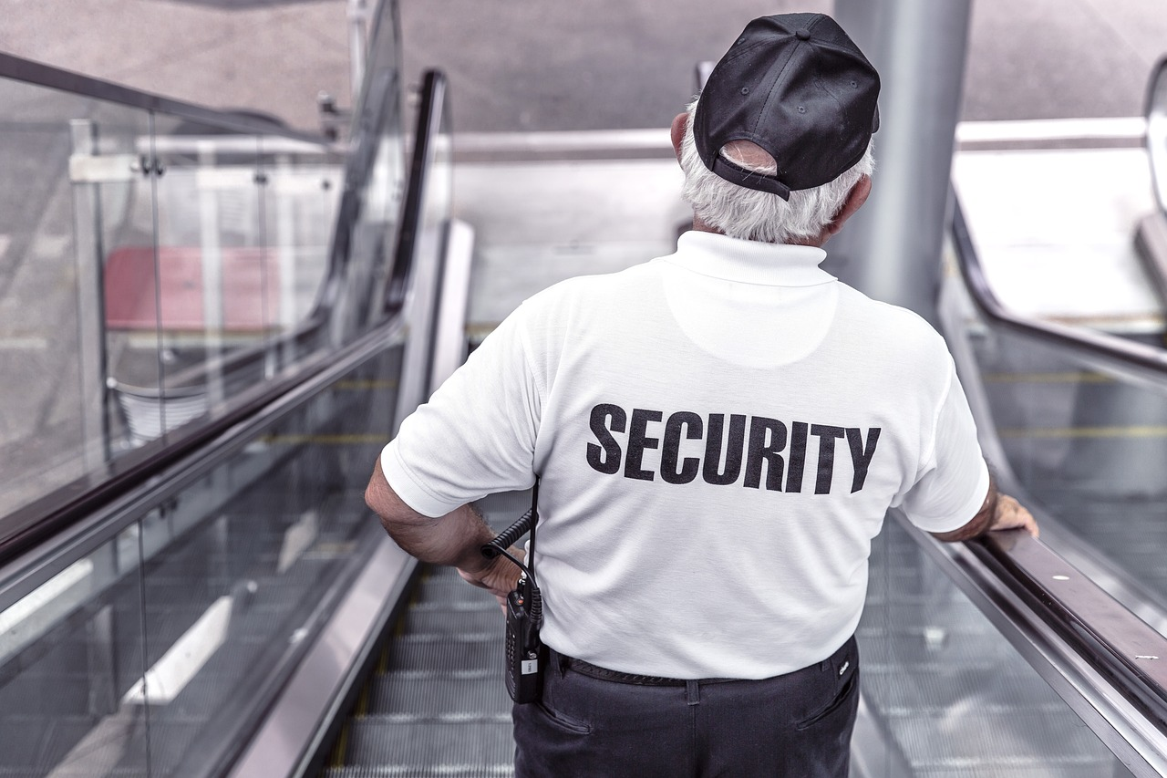 A Security Guard for Stronger Security Operations Coming Down in an Escalator